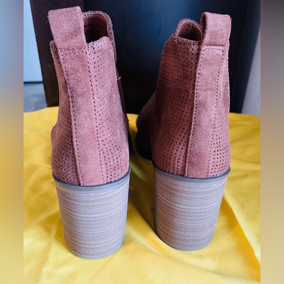 Universal Thread Charlee Booties - Picture 5 of 5